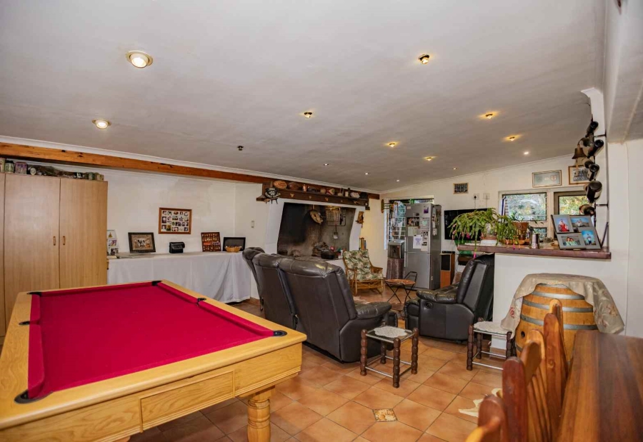 4 Bedroom Property for Sale in Oostersee Western Cape